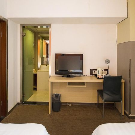 Motel Shenzhen Longgang Longcheng Square Metro Station Екстериор снимка