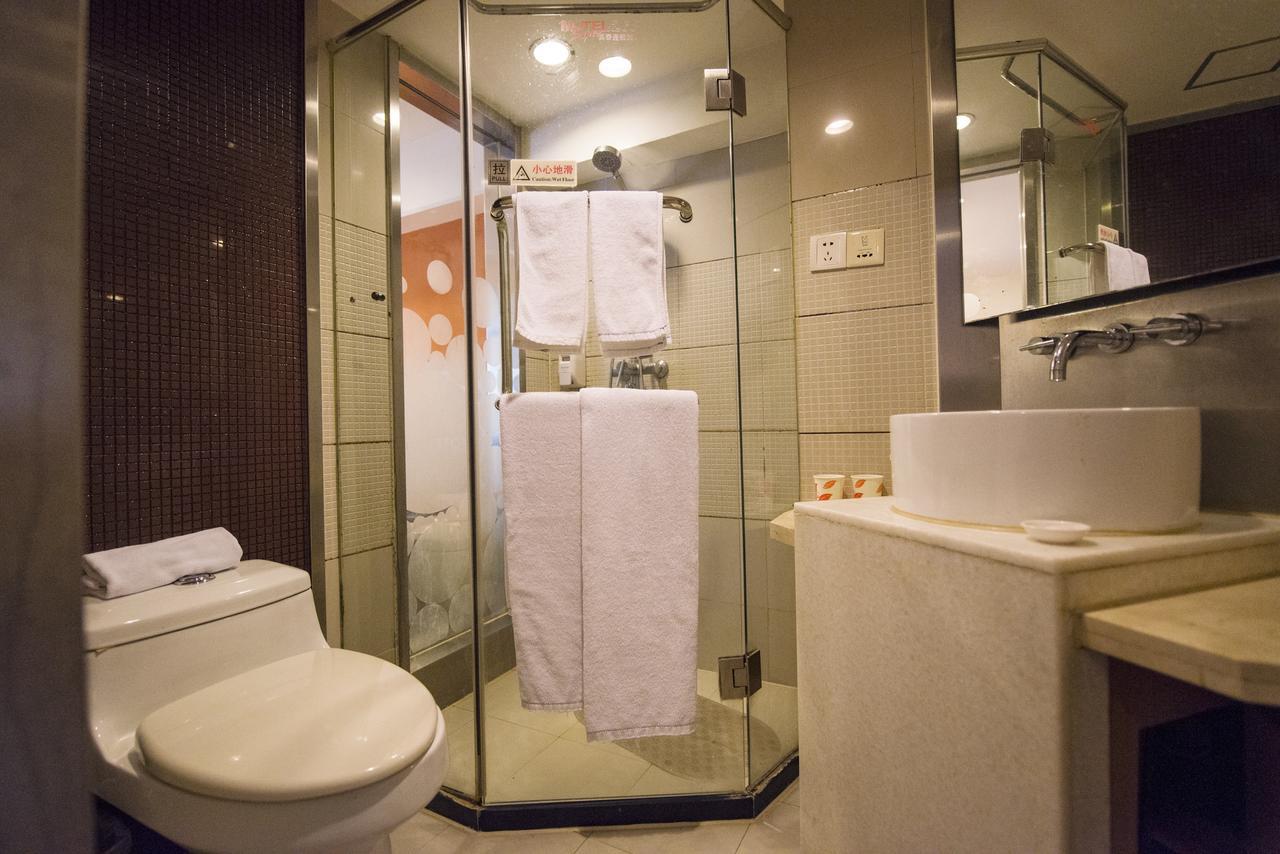 Motel Shenzhen Longgang Longcheng Square Metro Station Екстериор снимка