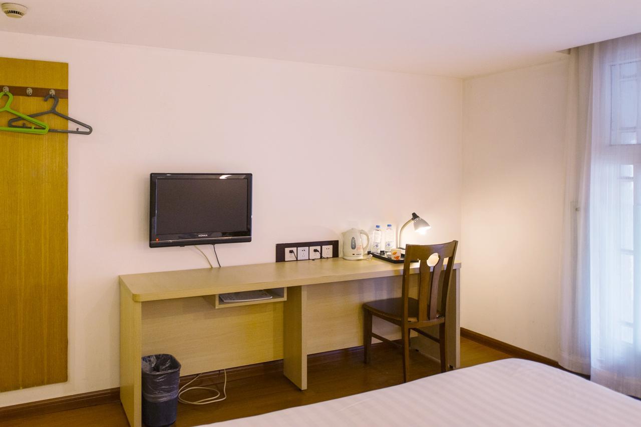 Motel Shenzhen Longgang Longcheng Square Metro Station Екстериор снимка